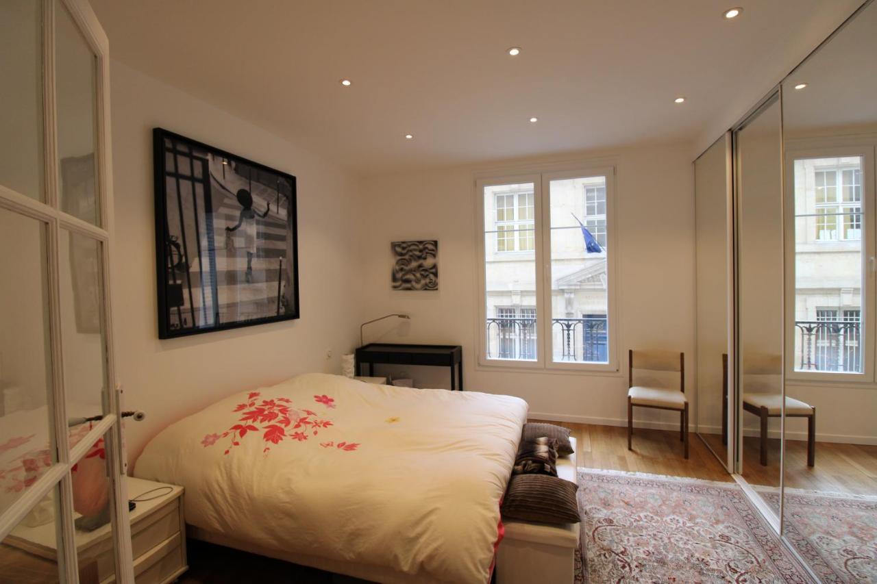 - Trocadero Apartment *
